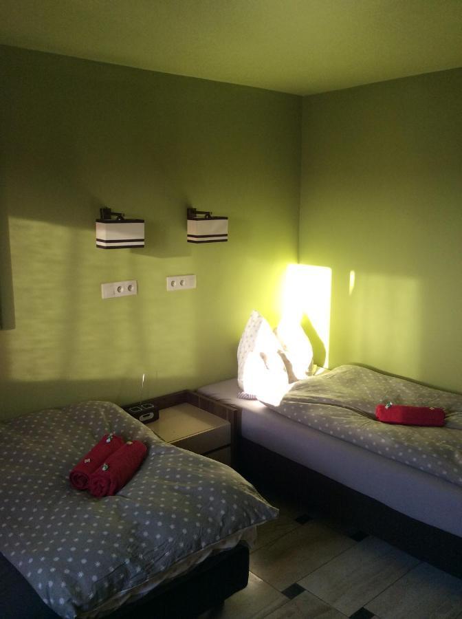 Mika Rooms Raclawicka 144 & Wislicka 3 Studio - Adults Only Varsovia Exterior foto